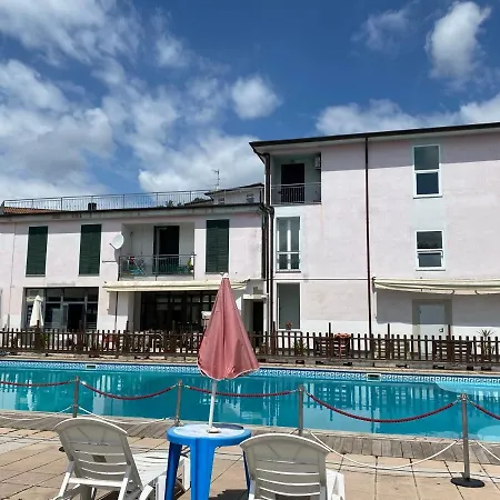 Con Piscina Monti di Licciana Nardi